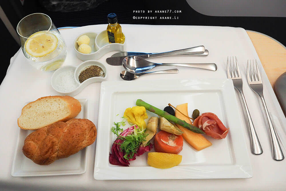 心得分享⎮ANA 全日空航空：加拿大溫哥華(YVR) - 東京羽田(HND)-商務艙飛機餐
