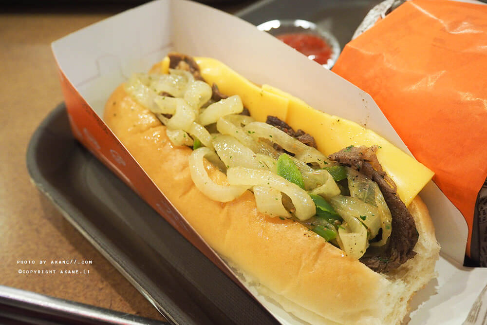 沖繩美食⎮A&W美式漢堡 速食餐廳 買熱狗送套餐