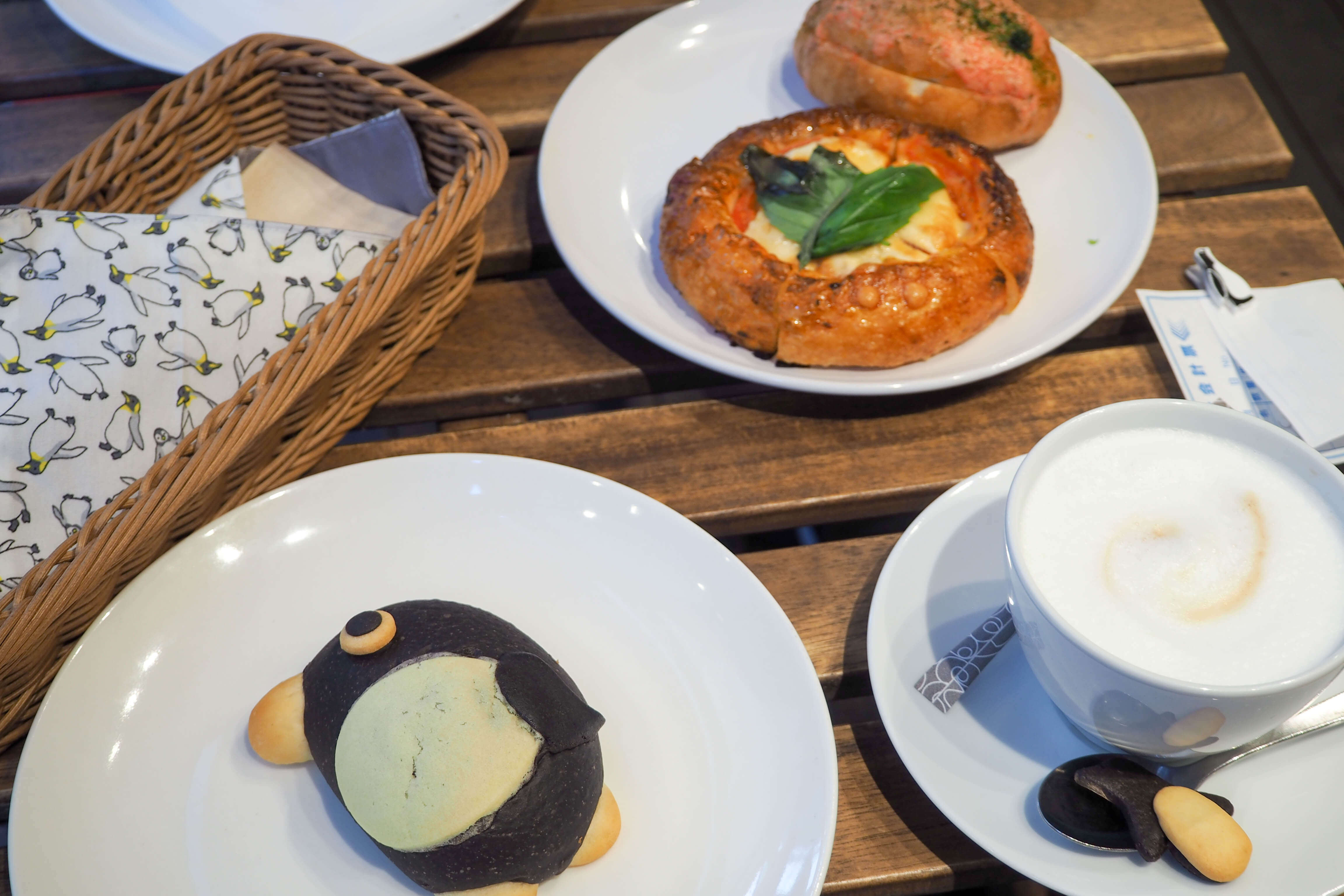 日本東京⎮三軒茶屋 一隻隻飄散麵包香的小企鵝
