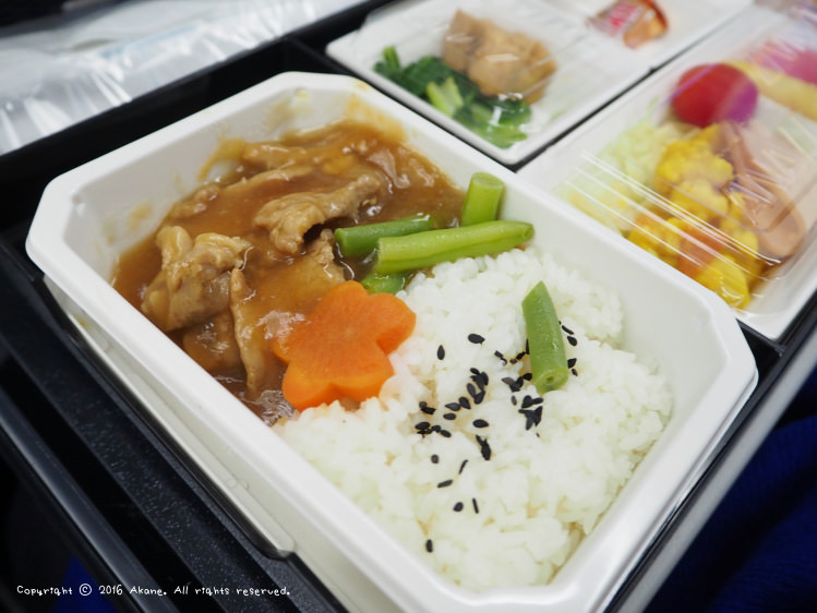 【心得分享】ANA 全日空航空：台北松山(TSA) - 東京羽田(HND) 經濟艙飛機餐