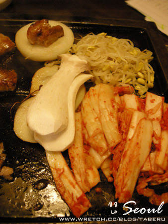 【韓國首爾】鐘閣站-糕三時代(떡삼시대본점) 年糕包肉豬