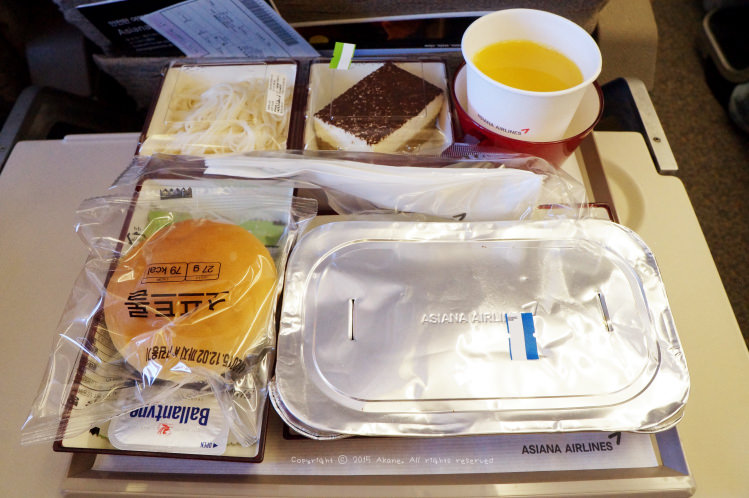Asiana 韓亞航空：日本東京(NRT) - 韓國首爾(ICN) 經濟艙飛機餐