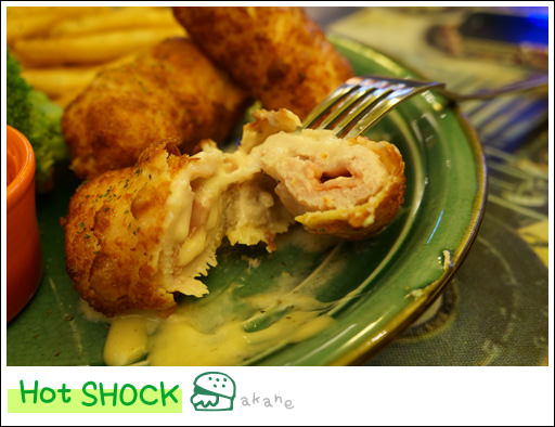 【食記】 Hot shock 哈燒庫美式餐廳 -超大熱狗堡
