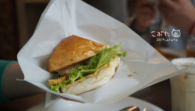 【台中西區】小豚輕食(春季限定新菜單)：漢堡、三明治、鬆餅